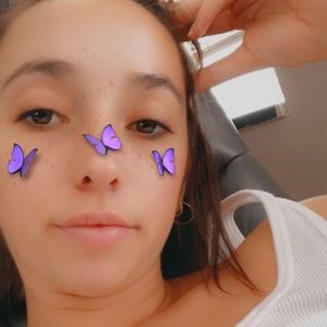 Meet your Posher, Zeli